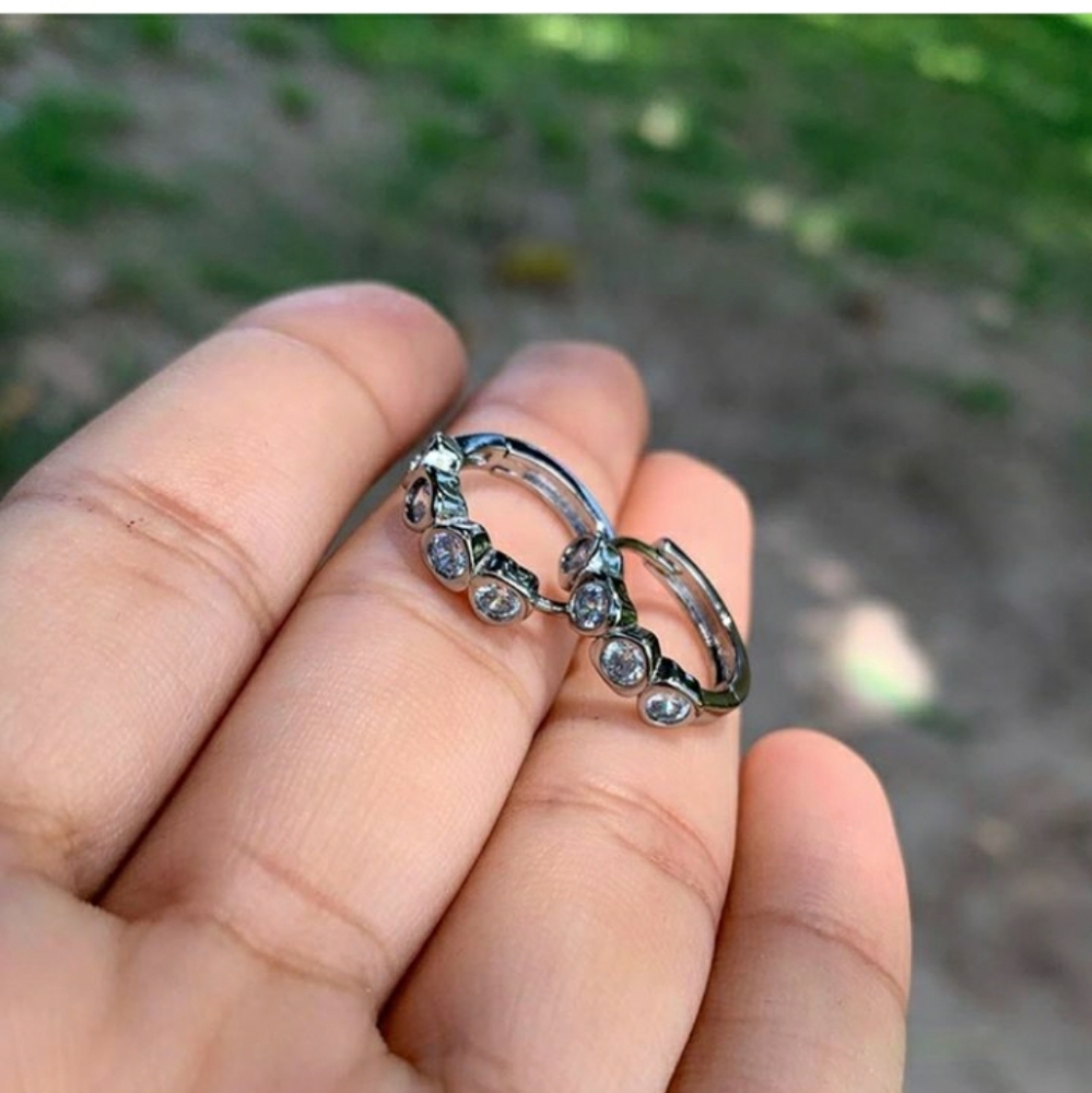 Aretes de rodio.